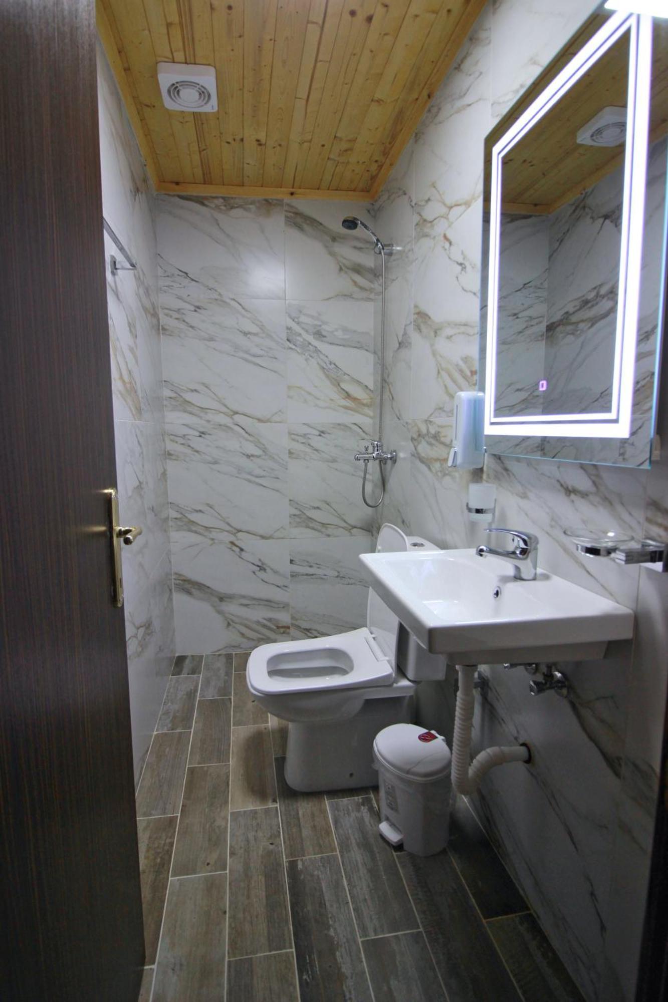 Guest House Denis Gjirokaster Exterior photo