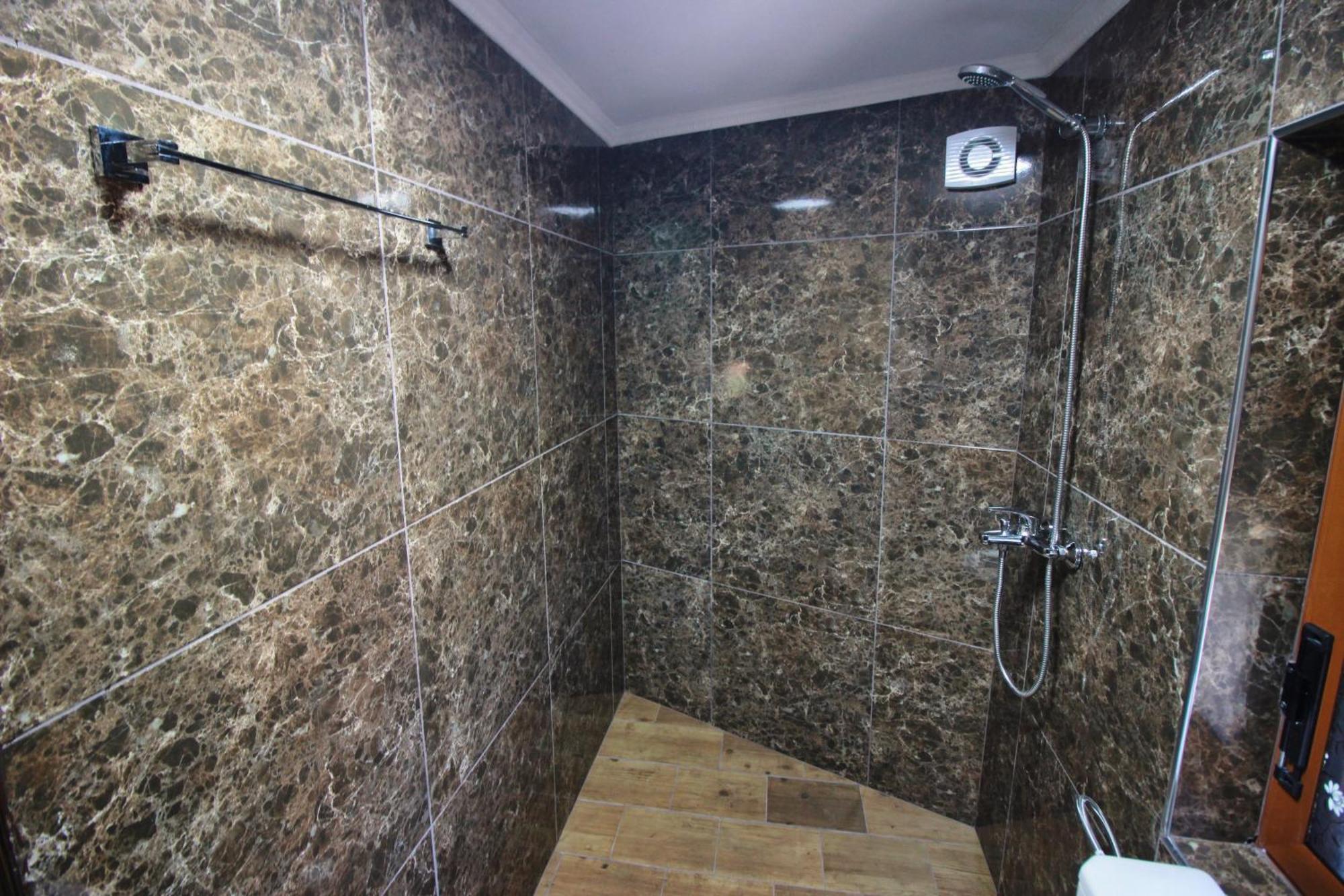 Guest House Denis Gjirokaster Exterior photo